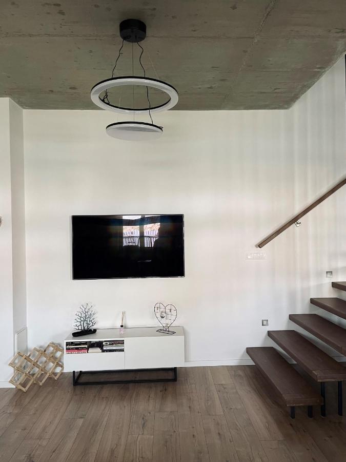 Apartmany 400 เวลคา ลอมนิตซา ภายนอก รูปภาพ