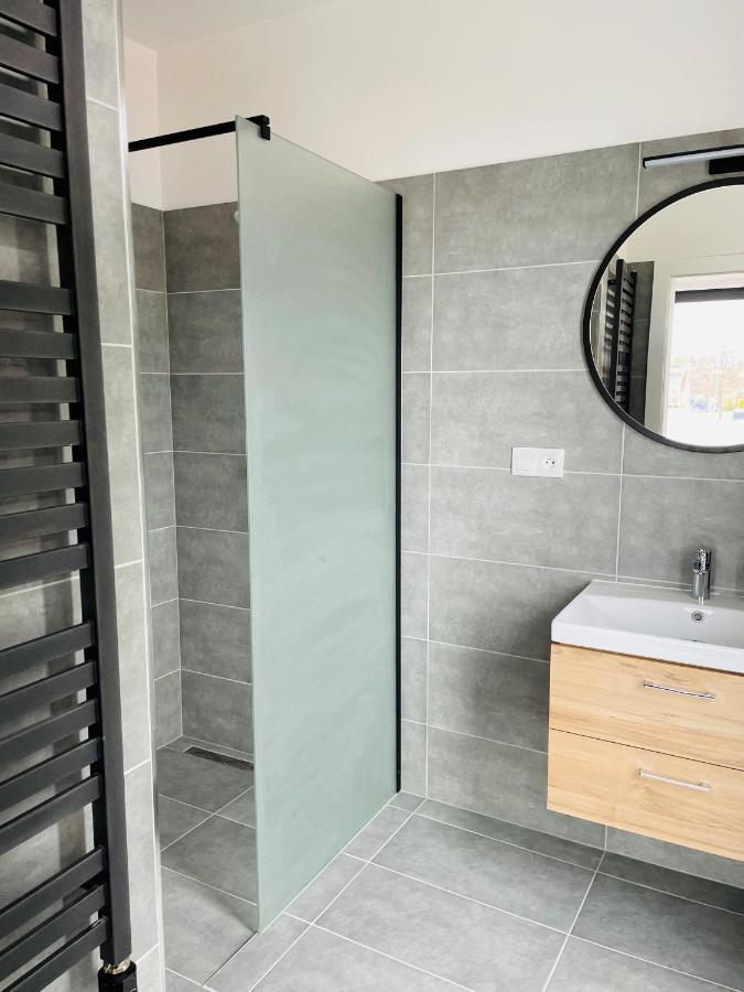 Apartmany 400 เวลคา ลอมนิตซา ภายนอก รูปภาพ